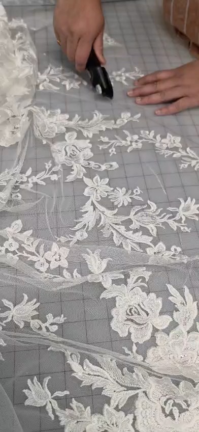 Bridal gown bustle